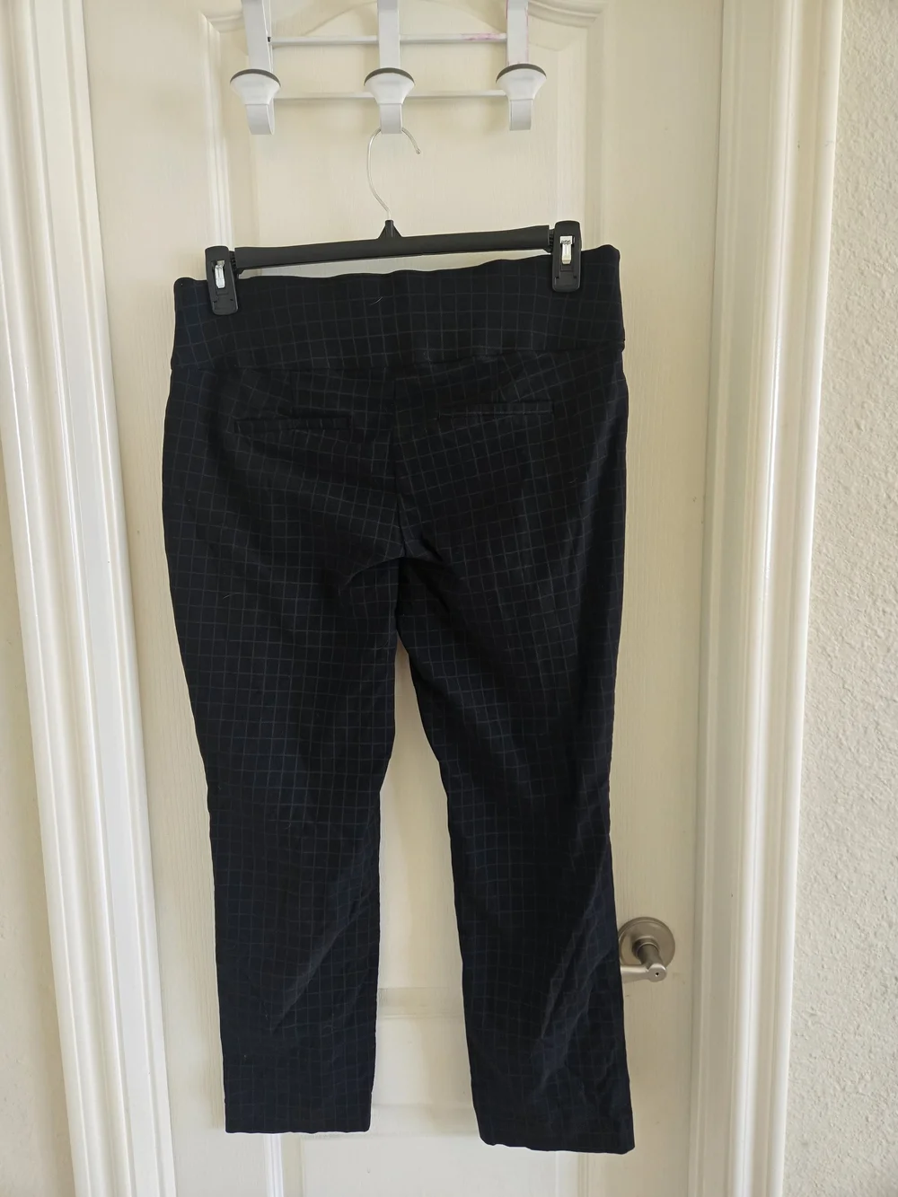 Apt. 9 Black Grid Ponte Ankle Pants